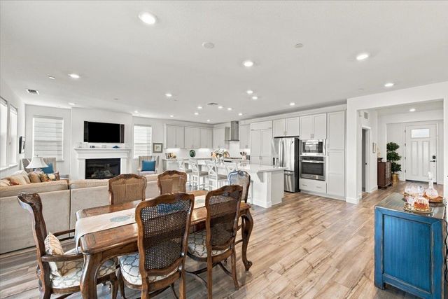 8289 Evans Tree Dr, Roseville, CA 95747