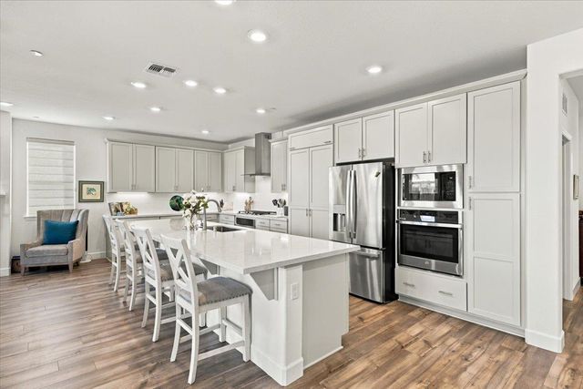 8289 Evans Tree Dr, Roseville, CA 95747
