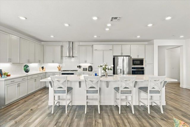 8289 Evans Tree Dr, Roseville, CA 95747
