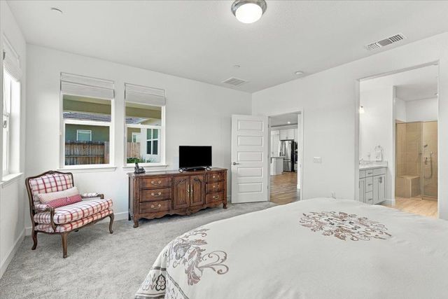 8289 Evans Tree Dr, Roseville, CA 95747
