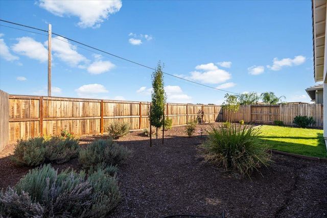 8289 Evans Tree Dr, Roseville, CA 95747