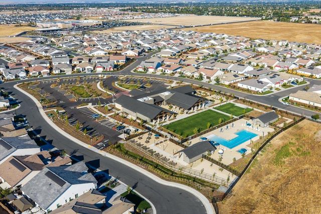 8289 Evans Tree Dr, Roseville, CA 95747
