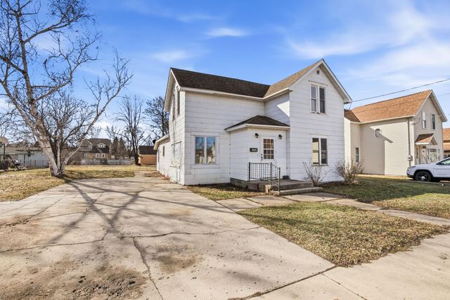 110 1st Street SW, Melrose, MN 56352