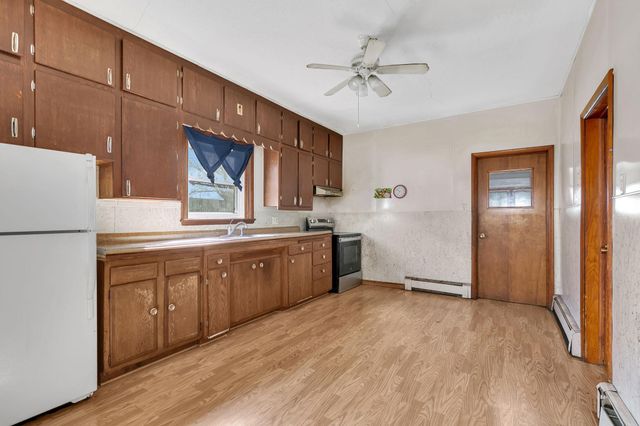 110 1st Street SW, Melrose, MN 56352