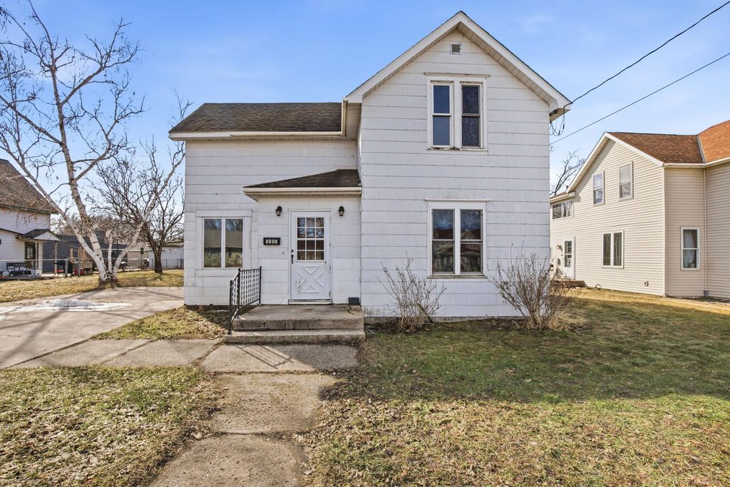 110 1st Street SW, Melrose, MN 56352