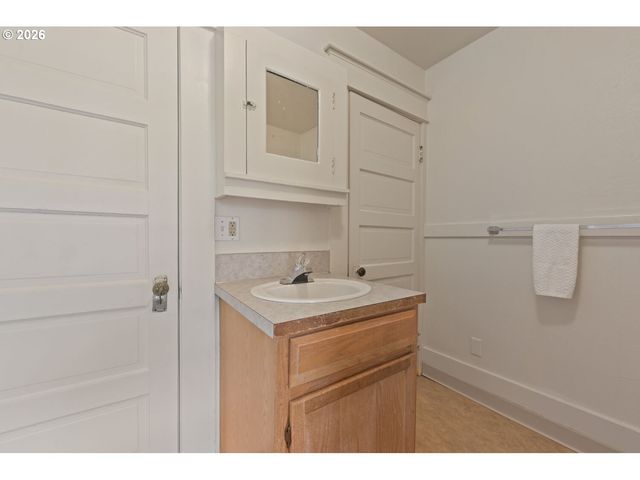 5727 N HAIGHT Ave, Portland, OR 97217