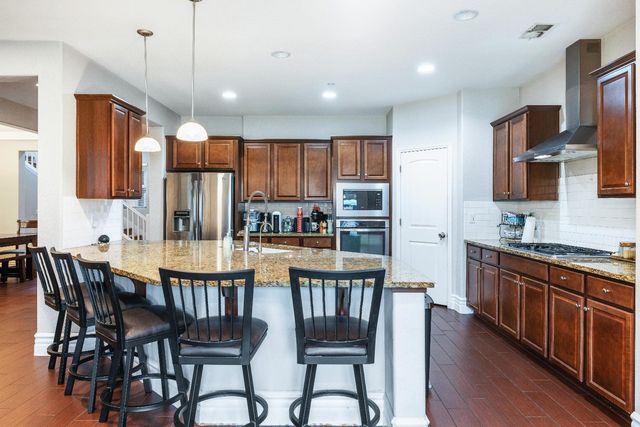 1047 Maine Avenue, Clovis, CA 93619