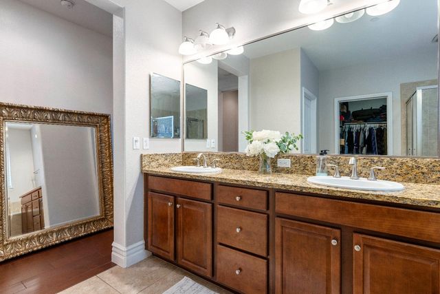 1047 Maine Avenue, Clovis, CA 93619