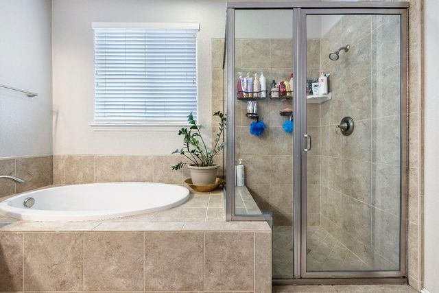 1047 Maine Avenue, Clovis, CA 93619