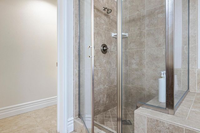 1047 Maine Avenue, Clovis, CA 93619