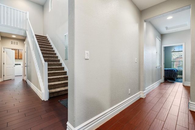 1047 Maine Avenue, Clovis, CA 93619