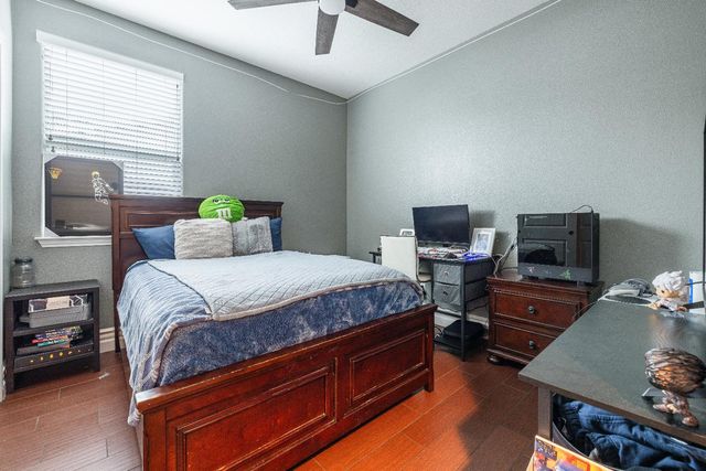 1047 Maine Avenue, Clovis, CA 93619