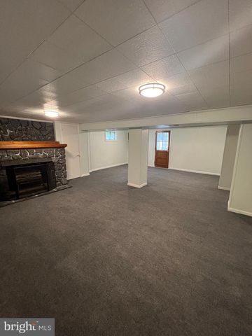 12 COLLINS LN, Maple Shade, NJ 08052