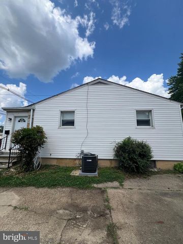 12 COLLINS LN, Maple Shade, NJ 08052