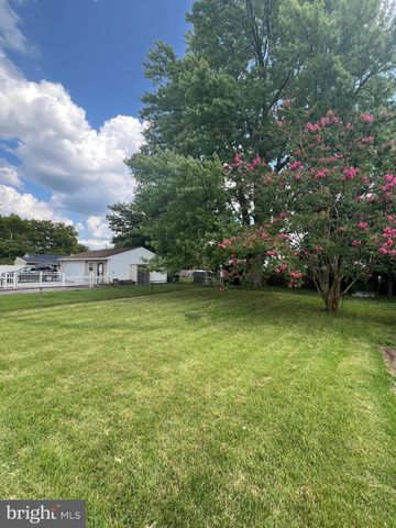 12 COLLINS LN, Maple Shade, NJ 08052