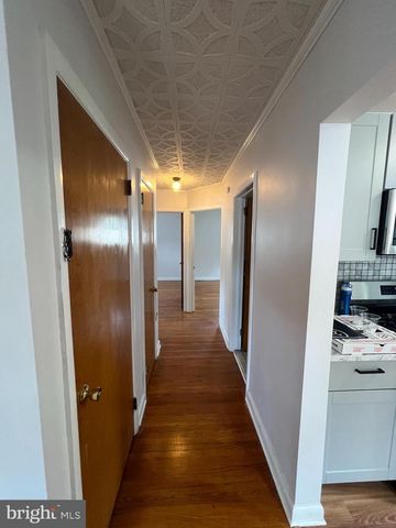 12 COLLINS LN, Maple Shade, NJ 08052
