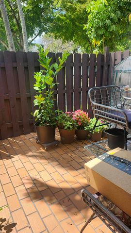 532 Briarwood Circle 2-48, Hollywood, FL 33024