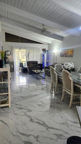 532 Briarwood Circle 2-48, Hollywood, FL 33024