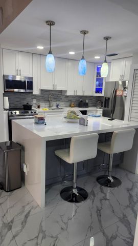 532 Briarwood Circle 2-48, Hollywood, FL 33024