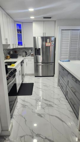 532 Briarwood Circle 2-48, Hollywood, FL 33024