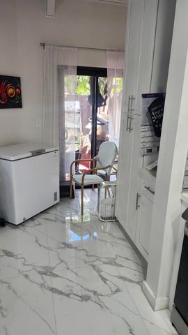 532 Briarwood Circle 2-48, Hollywood, FL 33024