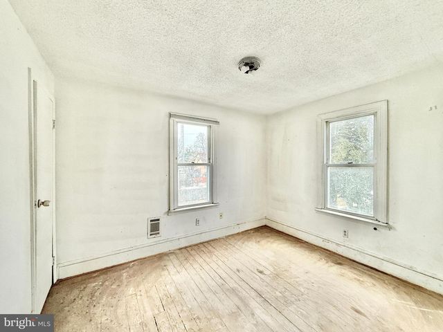 712 3RD ST N, Millville, NJ 08332