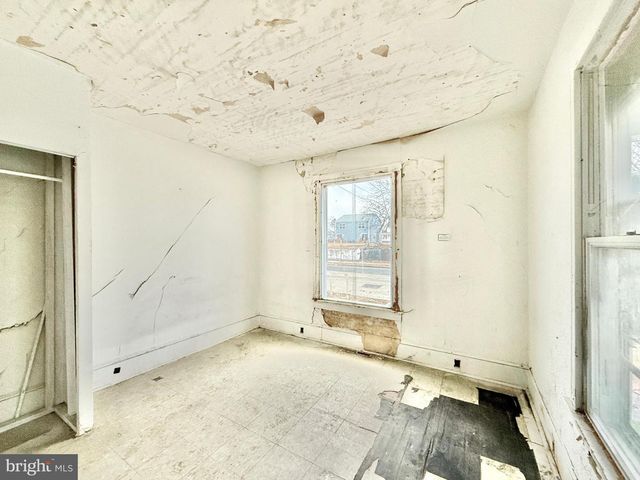 712 3RD ST N, Millville, NJ 08332