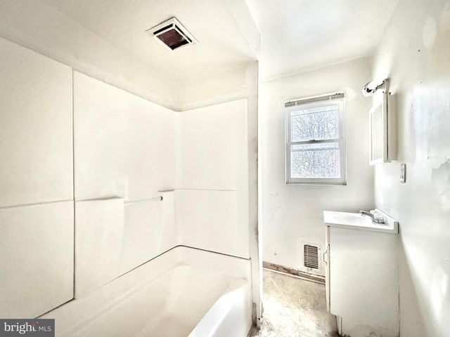 712 3RD ST N, Millville, NJ 08332