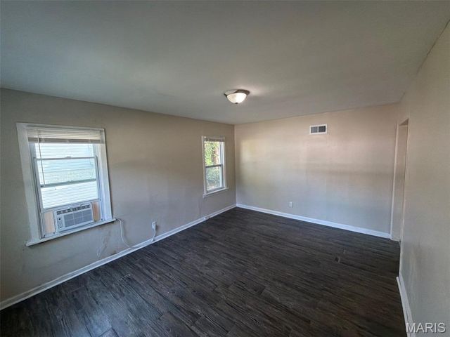 2326 Chambers Road, St Louis, MO 63136