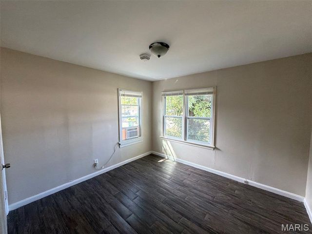 2326 Chambers Road, St Louis, MO 63136