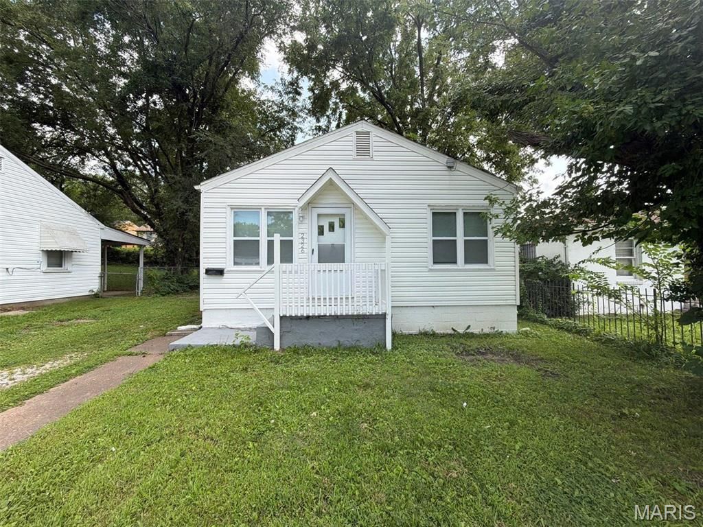 2326 Chambers Road, St Louis, MO 63136