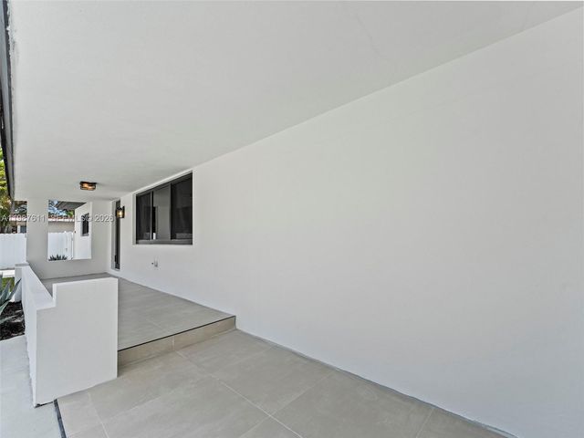 610 NE 164th Ter, North Miami Beach, FL 33162