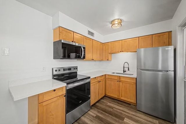 2209 S Granada Drive A, Tempe, AZ 85282
