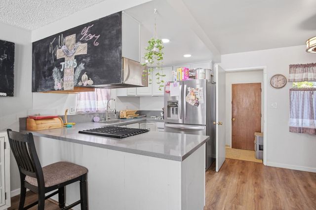 1436 Montclair Dr, Modesto, CA 95350