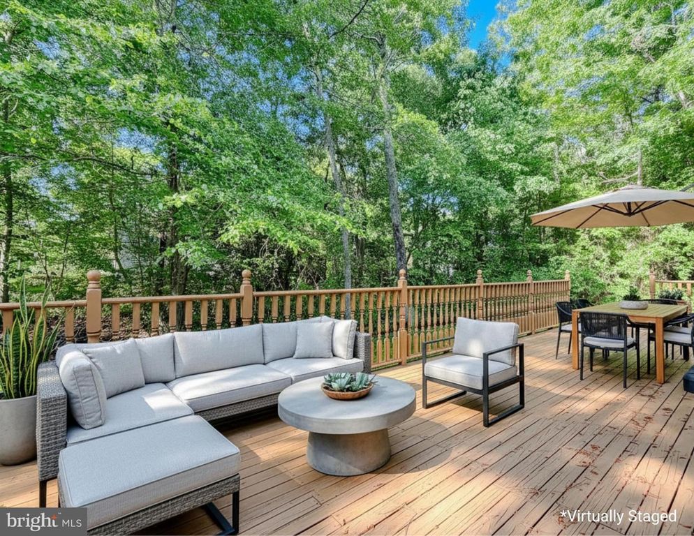 Image 13 of property listing at 43902 YELLOW WOOD WAY, California, MD 20619