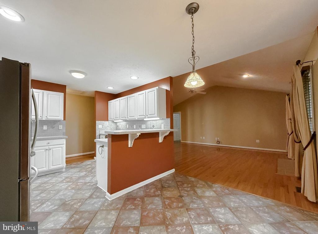 Image 27 of property listing at 43902 YELLOW WOOD WAY, California, MD 20619