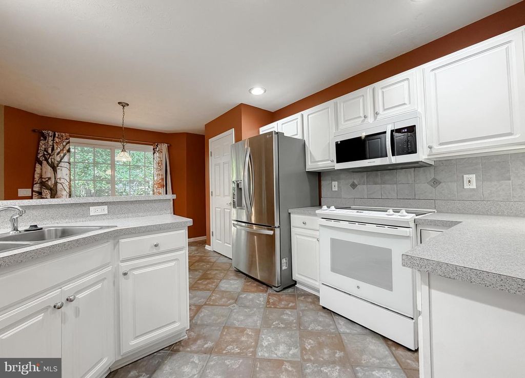 Image 30 of property listing at 43902 YELLOW WOOD WAY, California, MD 20619