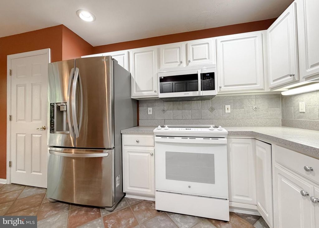 Image 32 of property listing at 43902 YELLOW WOOD WAY, California, MD 20619