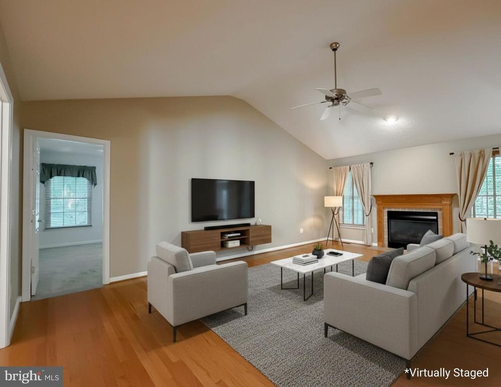 Image 5 of property listing at 43902 YELLOW WOOD WAY, California, MD 20619