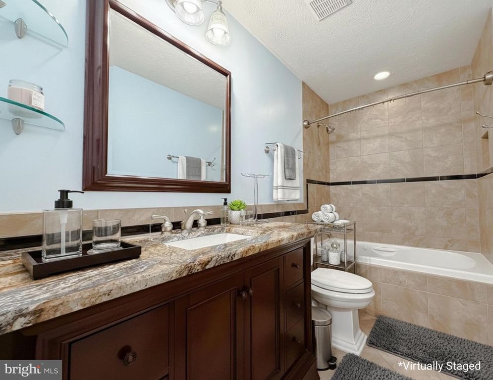Image 9 of property listing at 43902 YELLOW WOOD WAY, California, MD 20619