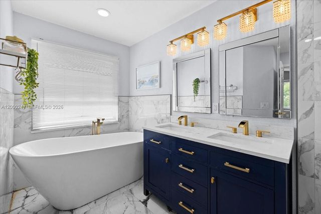 15385 SW 51st St, Davie, FL 33331