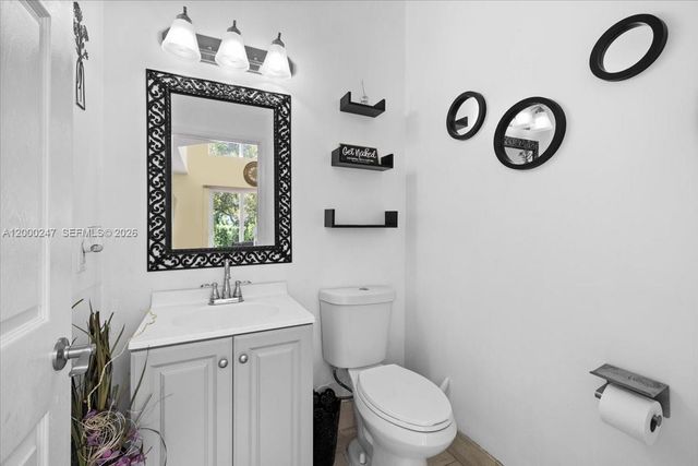 15385 SW 51st St, Davie, FL 33331