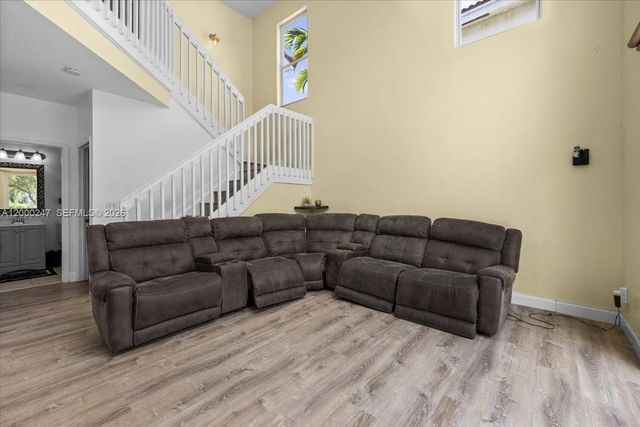 15385 SW 51st St, Davie, FL 33331