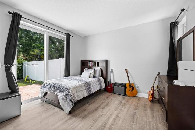 15385 SW 51st St, Davie, FL 33331