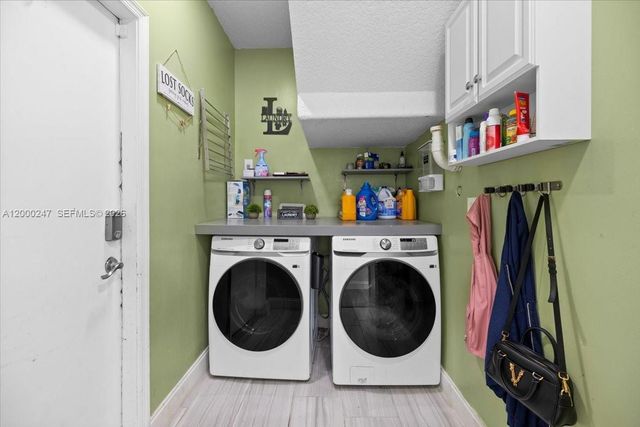 15385 SW 51st St, Davie, FL 33331