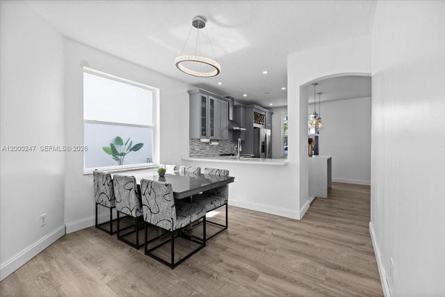 15385 SW 51st St, Davie, FL 33331