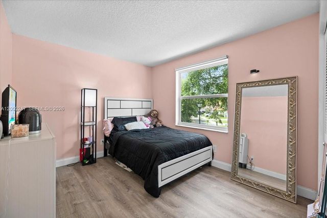 15385 SW 51st St, Davie, FL 33331