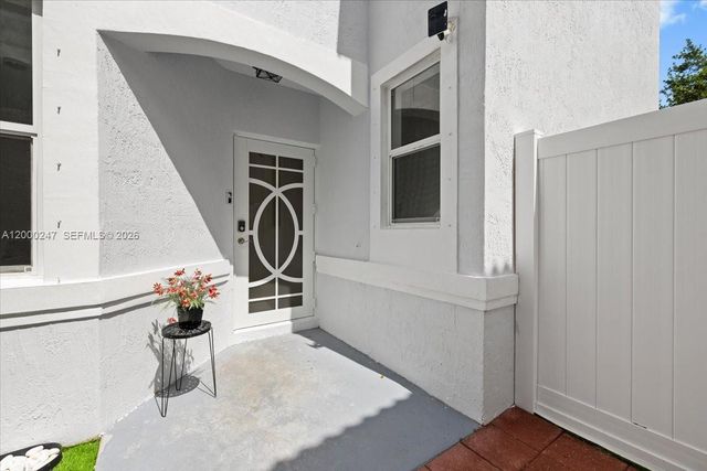 15385 SW 51st St, Davie, FL 33331