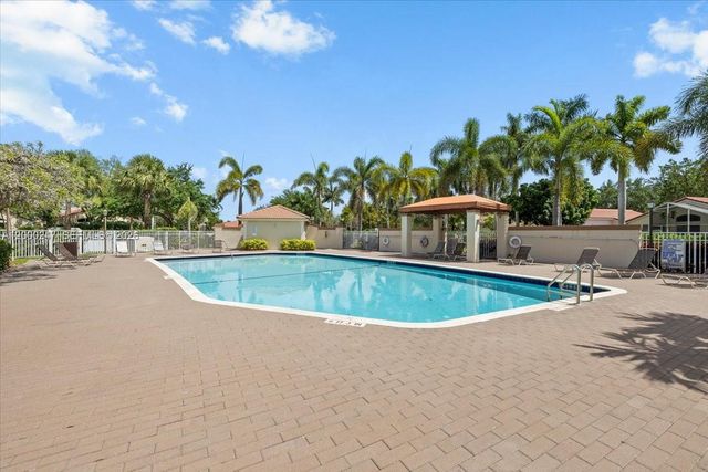 15385 SW 51st St, Davie, FL 33331