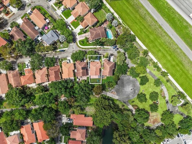 15385 SW 51st St, Davie, FL 33331